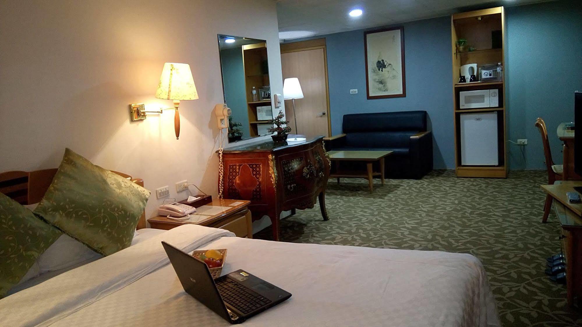 Berkeley Business Hotel Zhongzheng Thành phố Tân Trúc Ngoại thất bức ảnh