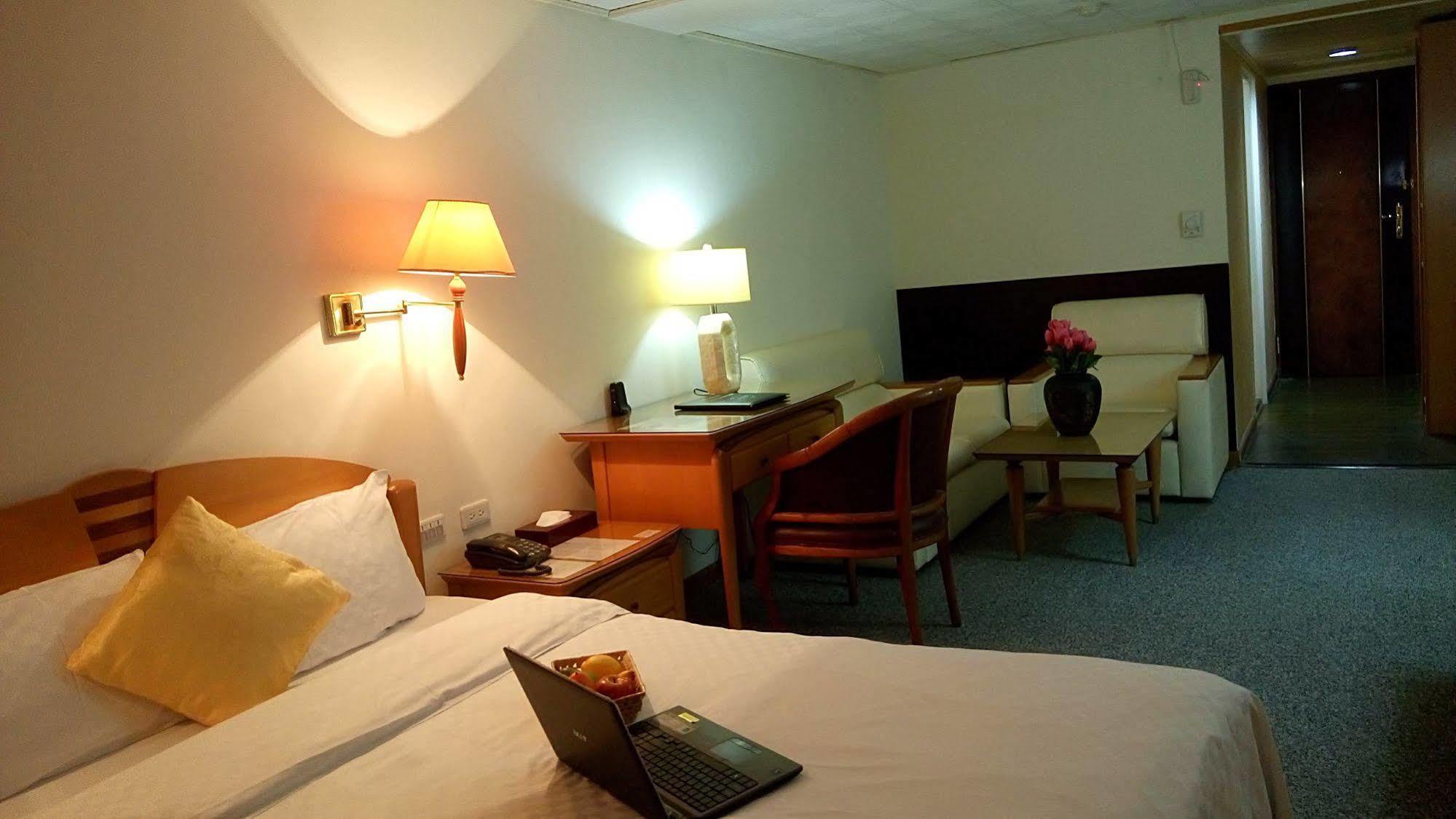 Berkeley Business Hotel Zhongzheng Thành phố Tân Trúc Ngoại thất bức ảnh