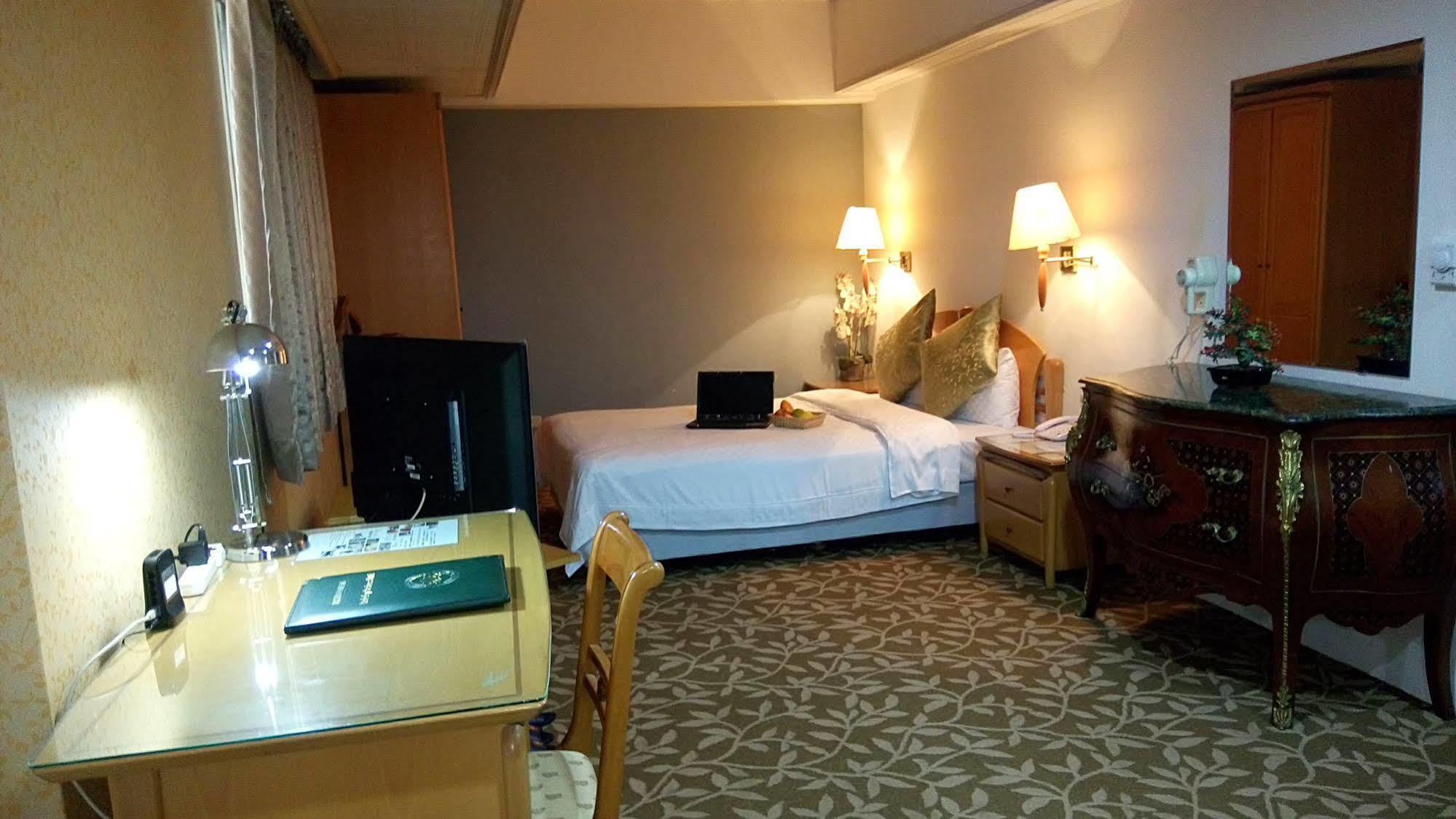 Berkeley Business Hotel Zhongzheng Thành phố Tân Trúc Ngoại thất bức ảnh