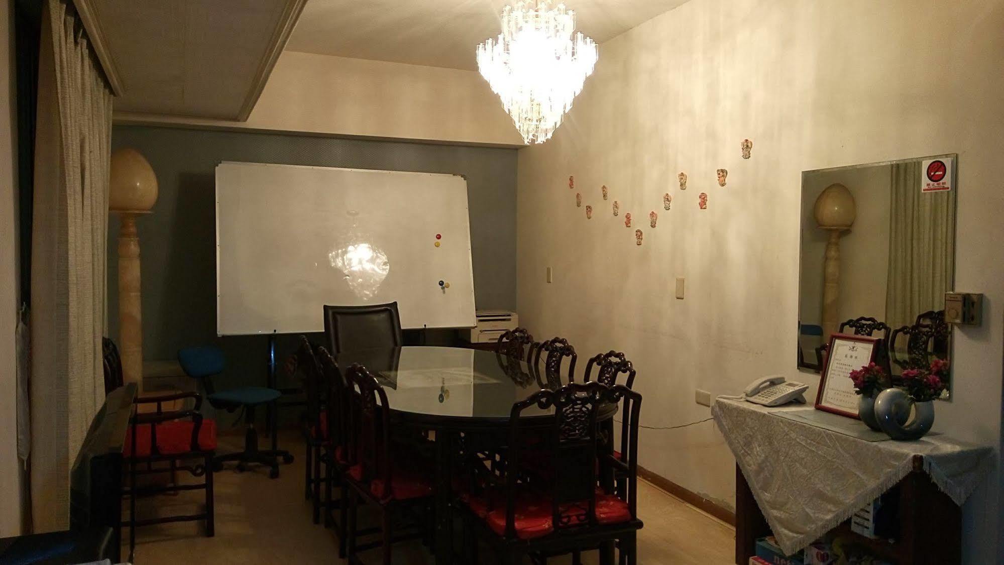 Berkeley Business Hotel Zhongzheng Thành phố Tân Trúc Ngoại thất bức ảnh