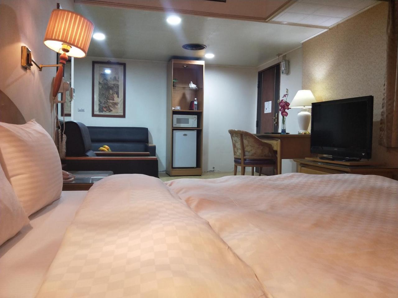 Berkeley Business Hotel Zhongzheng Thành phố Tân Trúc Ngoại thất bức ảnh